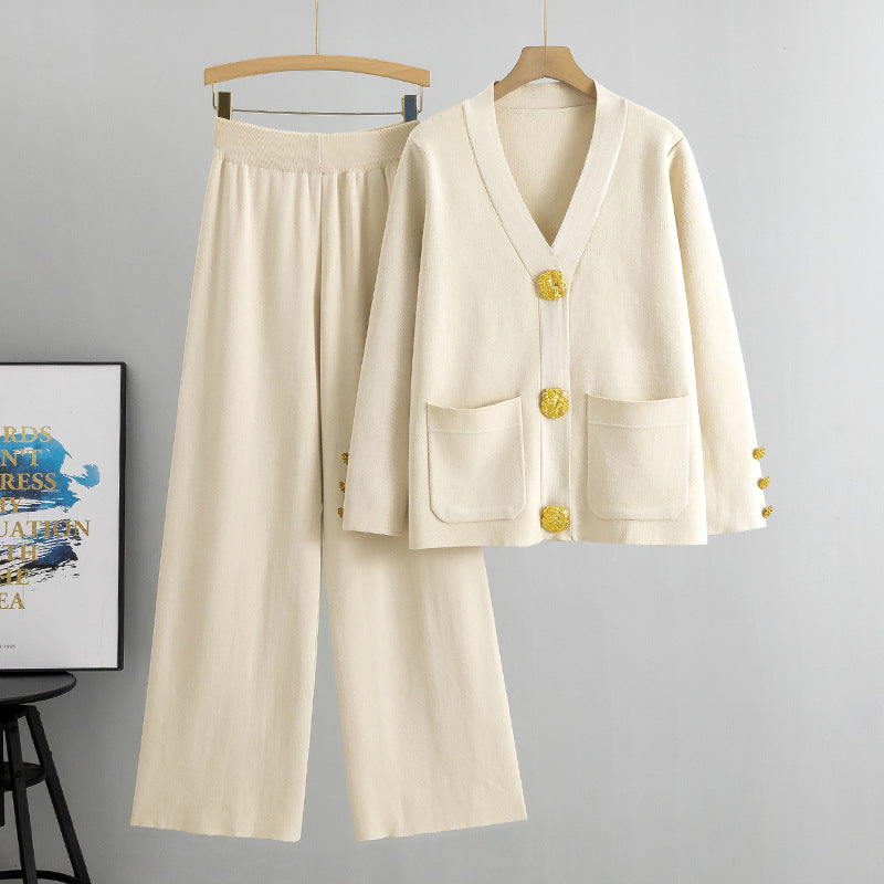 Ensemble Maille Chic 2 Pièces : Cardigan à Boucle Métallique et Pantalon Droit