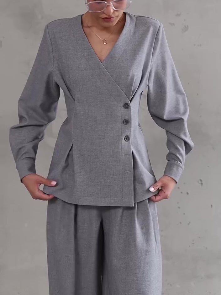 Ensemble Gris Perle 2 Pièces : Top Asymétrique Boutonné et Pantalon Large