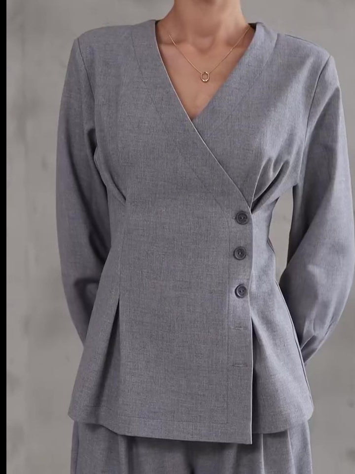 Ensemble Gris Perle 2 Pièces : Top Asymétrique Boutonné et Pantalon Large